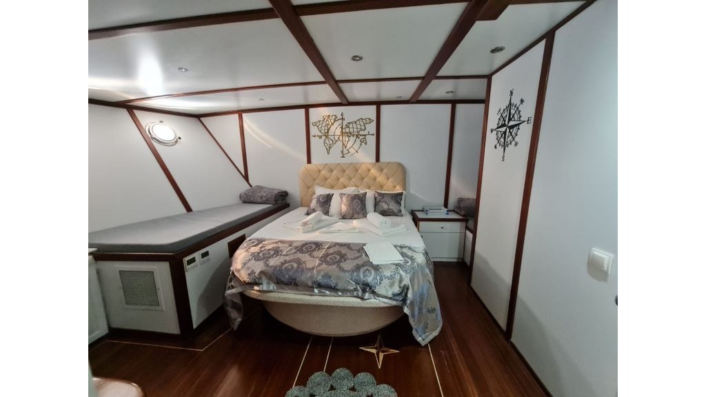 captain-jack-6-1024-576