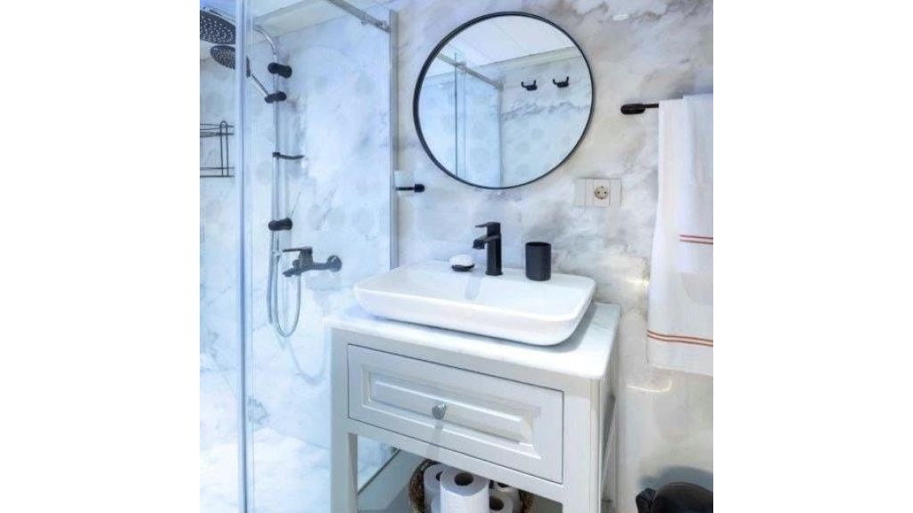 caustic-yacht-23-1024-576