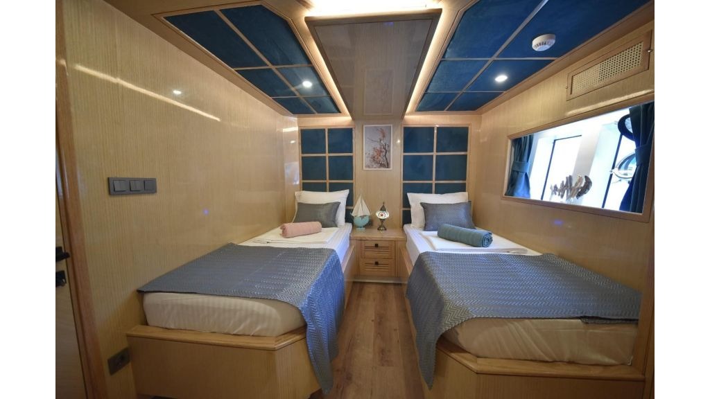 compass-010-1024-576