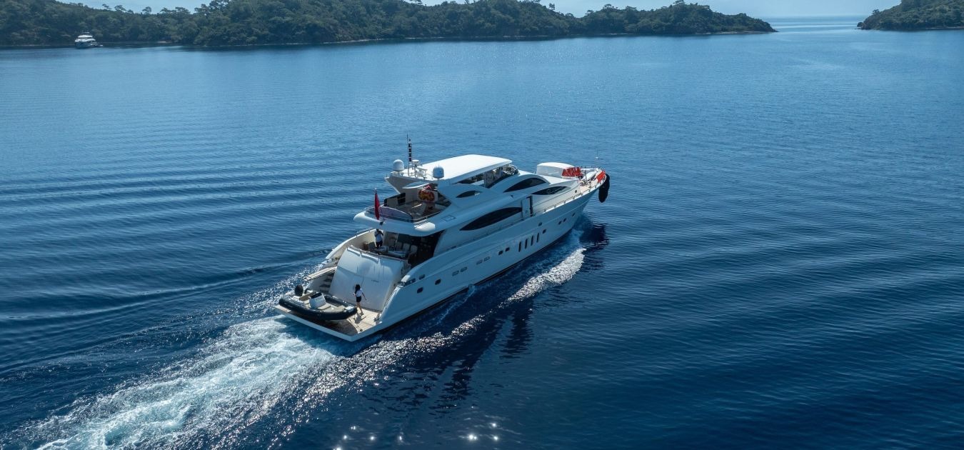 coral-yacht-205-master-1350-630