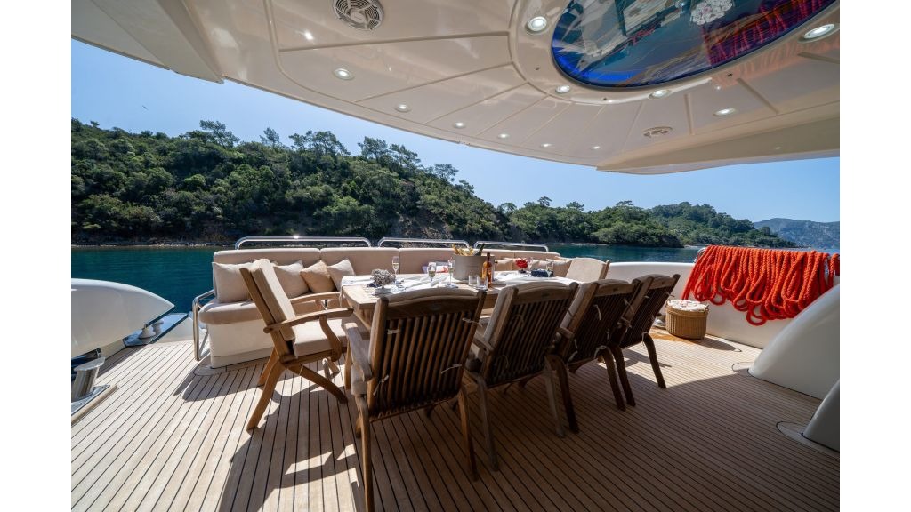 coral-yacht-223-1024-576