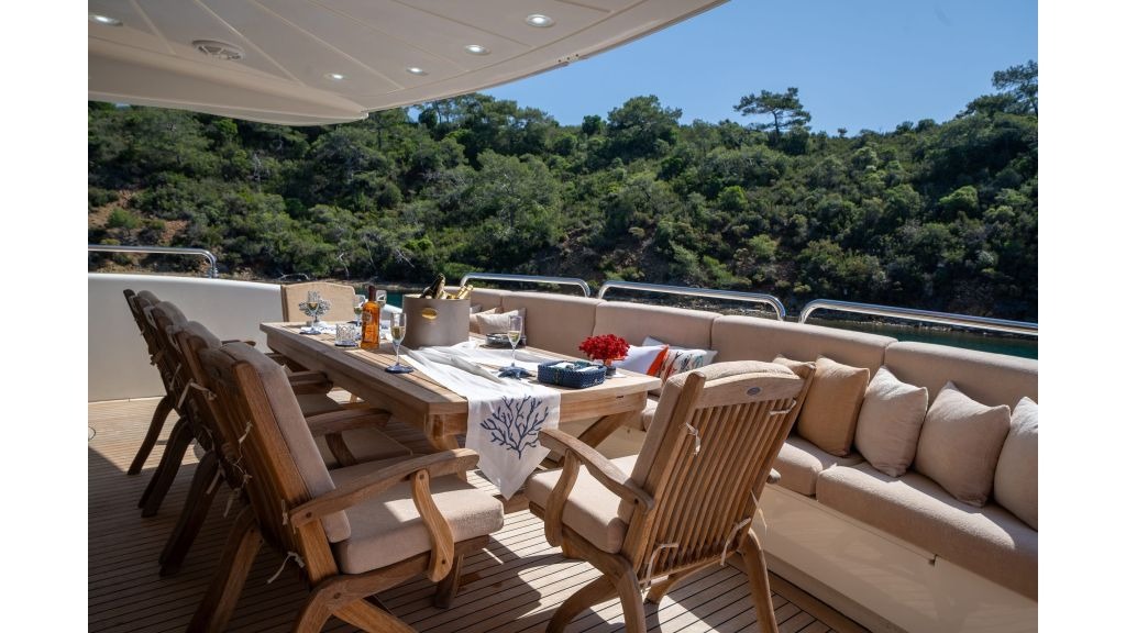 coral-yacht-227-1024-576