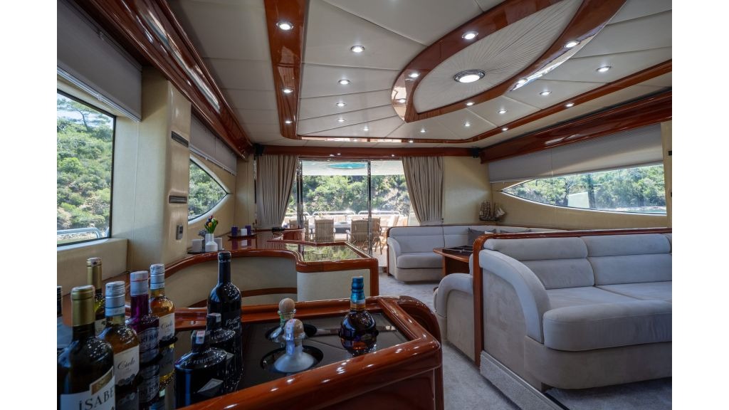 coral-yacht-235-1024-576