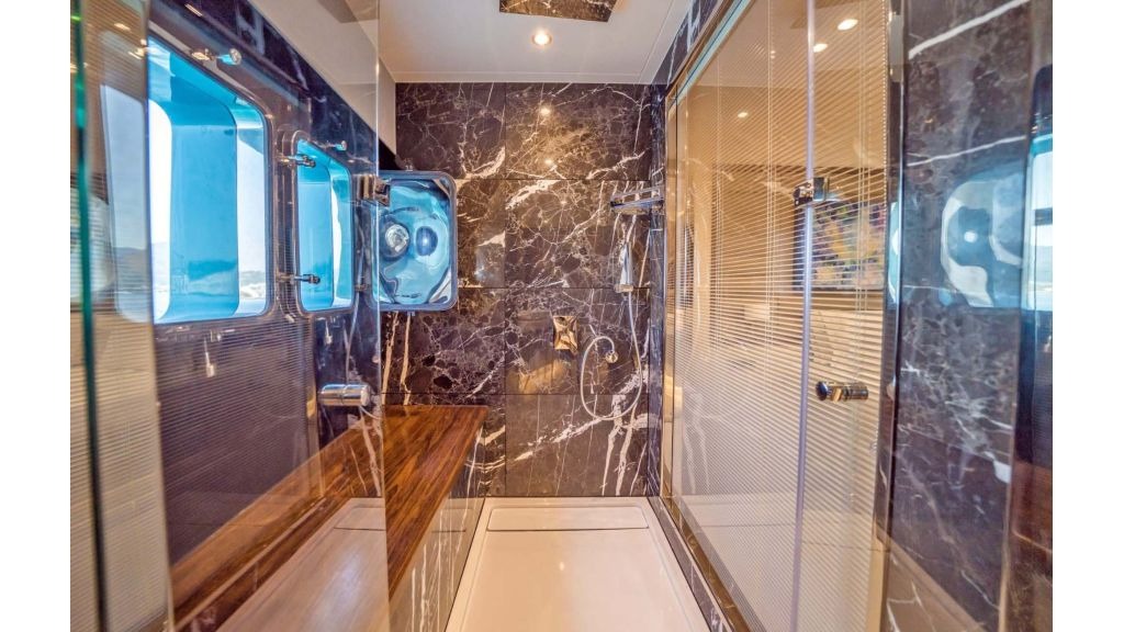 deepwater-yacht-10-1024-576