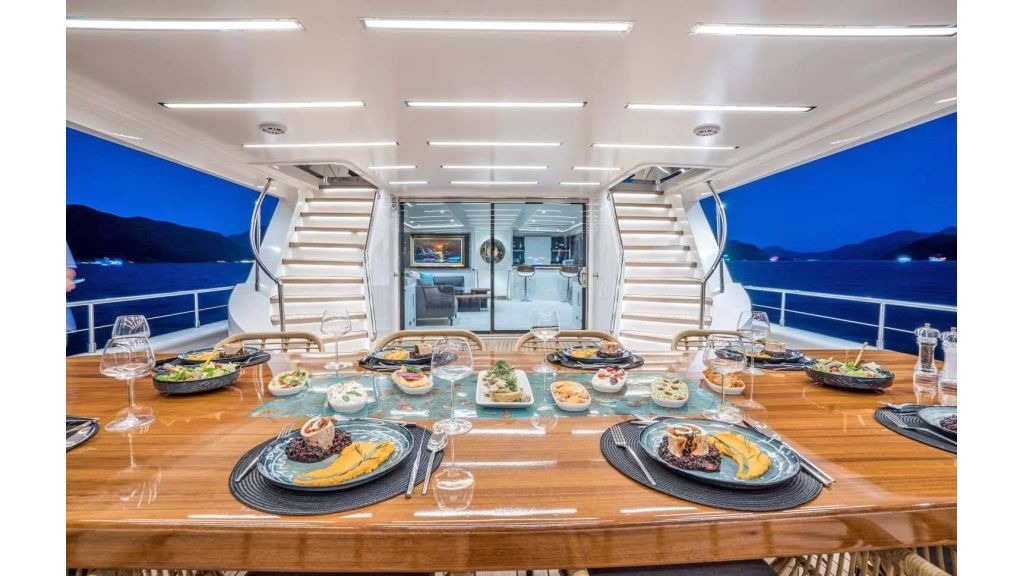 deepwater-yacht-18-1024-576