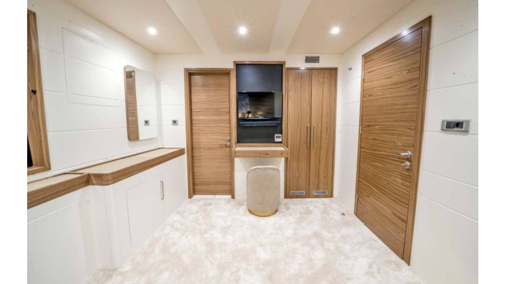 deepwater-yacht-23-1024-576