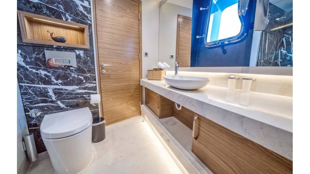 deepwater-yacht-24-1024-576