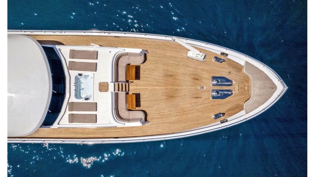 deepwater-yacht-28-1024-576