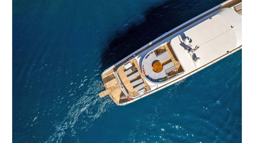 deepwater-yacht-3-1024-576