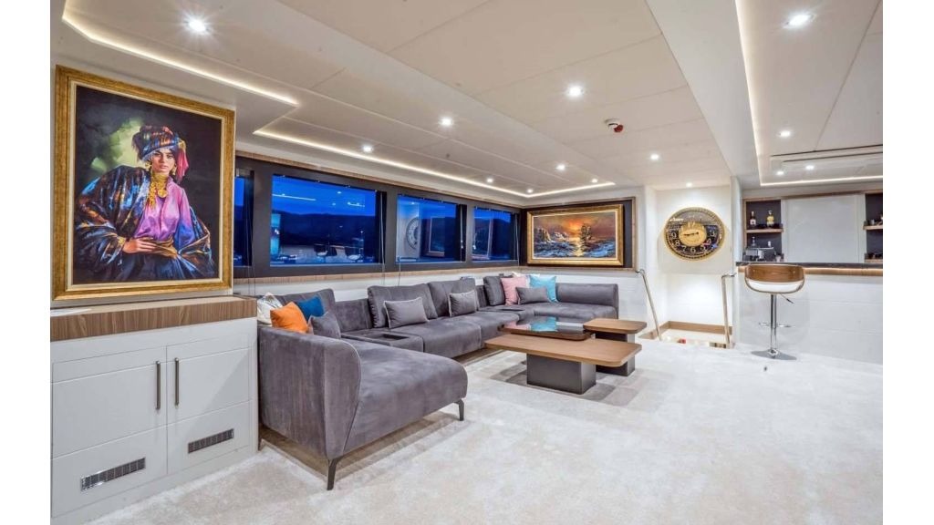 deepwater-yacht-master-1-1024-576