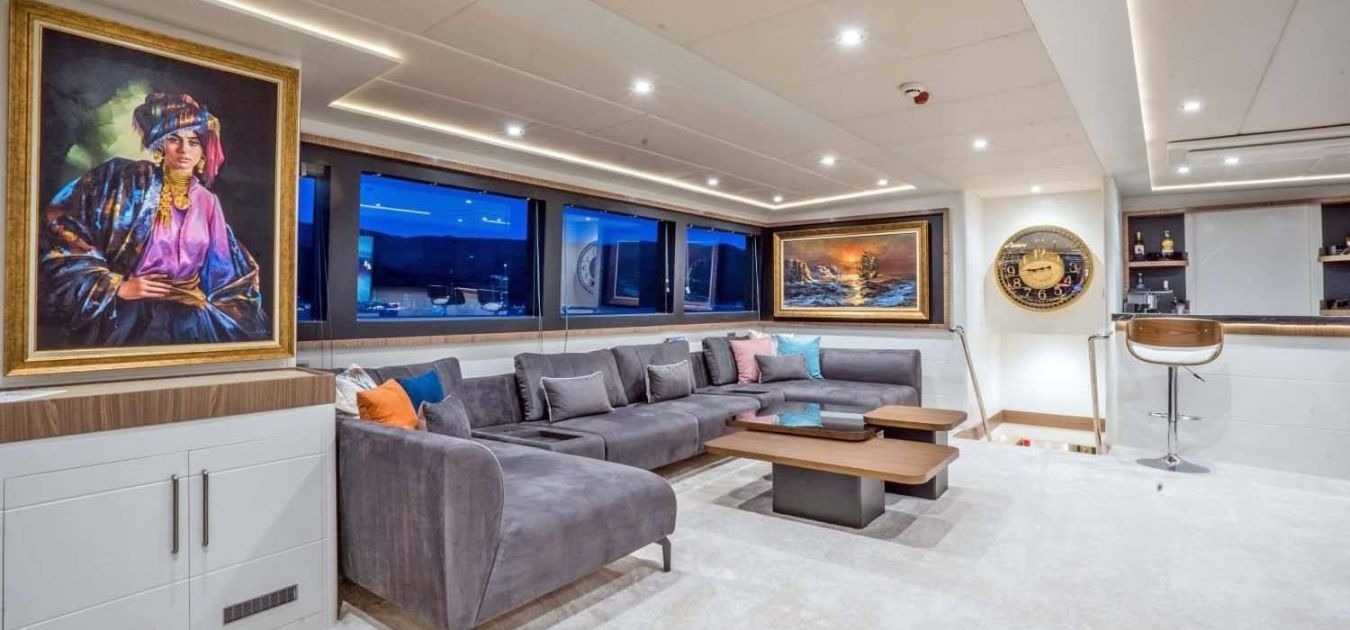 deepwater-yacht-master-1-1350-630