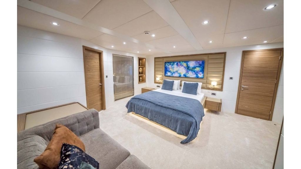 deepwater-yacht-master-2-1024-576