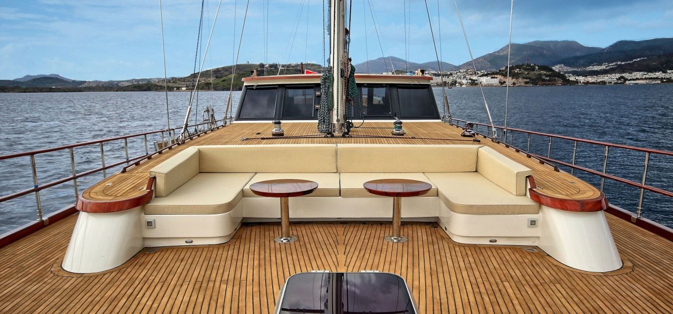 dragon-fly-luxury-gulet-master-1350-630