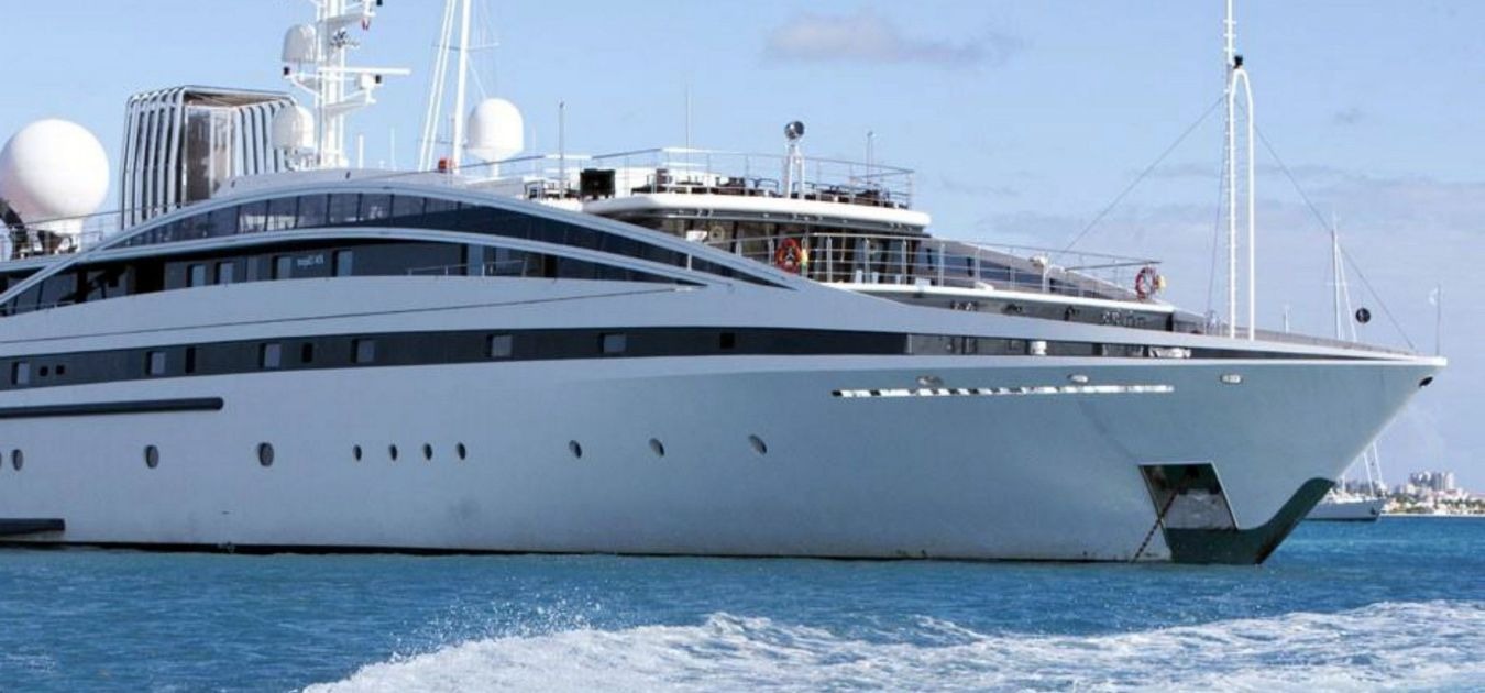 elegant-007-motor-yacht-master-1350-630