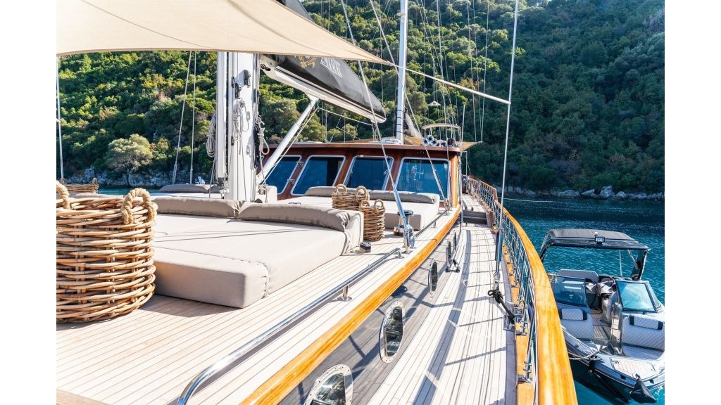 emanuel-gulet-for-charter-26-1024-576