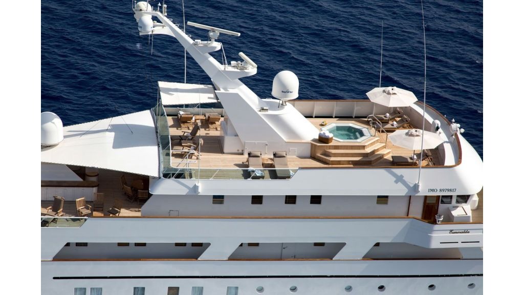 esmeralda-motoryacht-2-1024-576