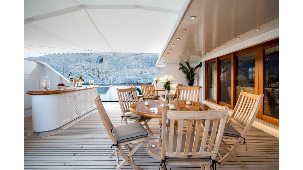 esmeralda-motoryacht-3-1024-576