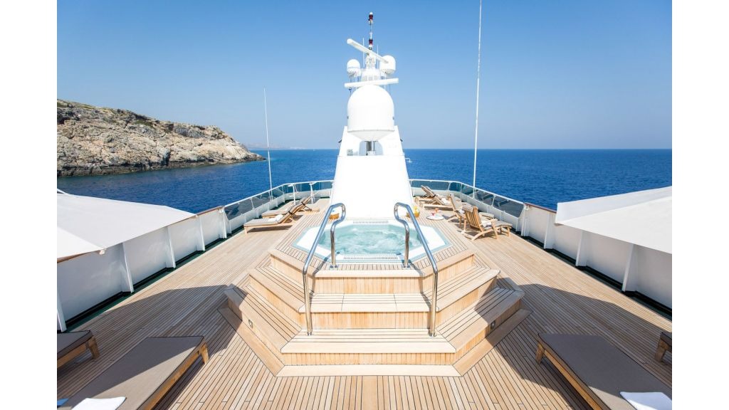 esmeralda-motoryacht-6-1024-576