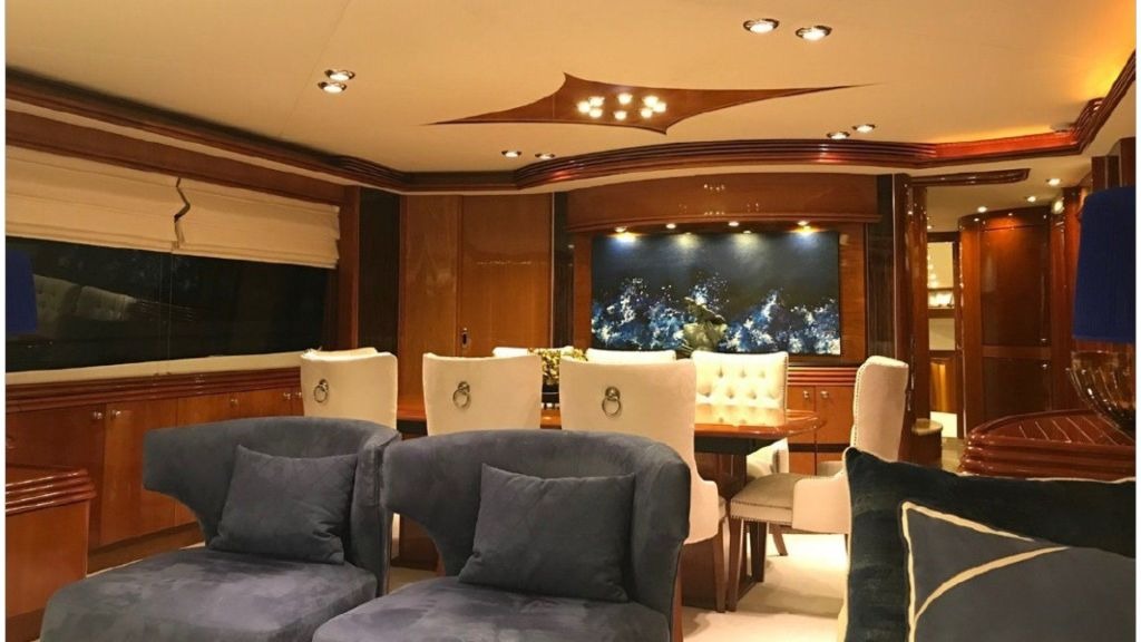 evolution-motoryacht-11-1024-576