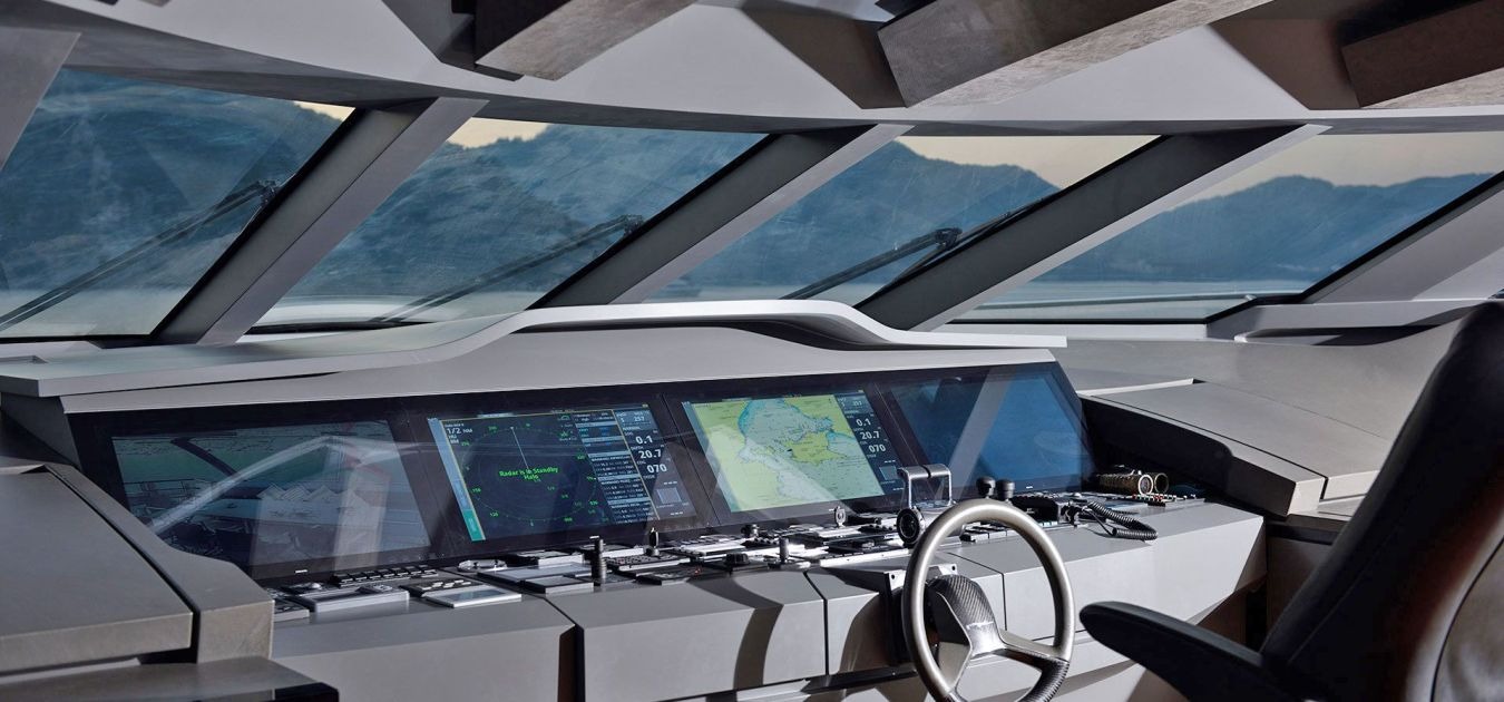 fx-motor-yacht-master-1-1350-630