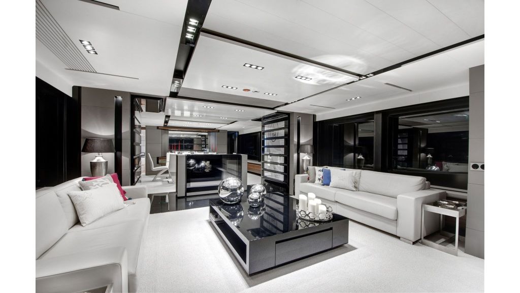 fx-motor-yacht-master-1024-576