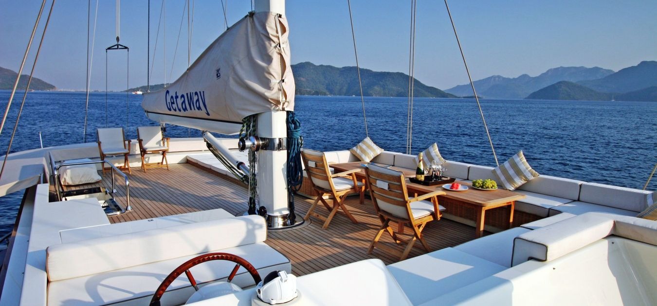 getaway-flybridge-master-1350-630