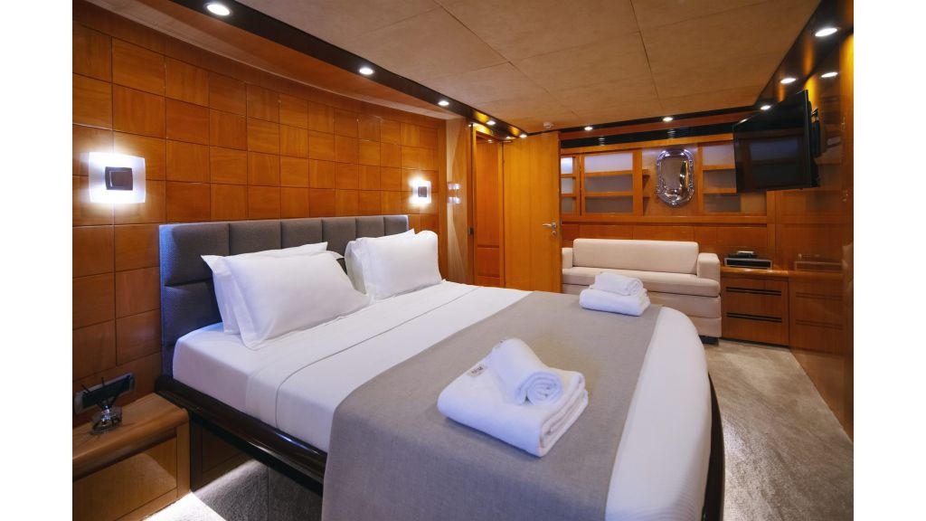 go-motor-yacht-for-charter-30-1024-576