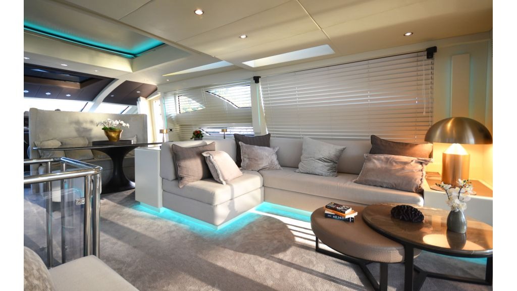 goldfinger-motor-yacht-saloon-5-1024-576