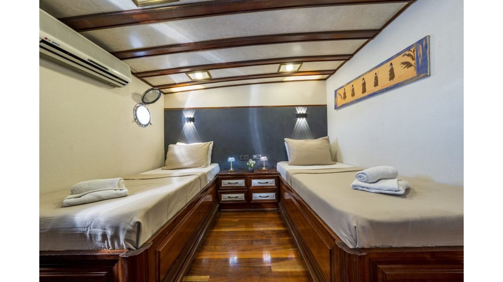 holiday-x-935-1024-576