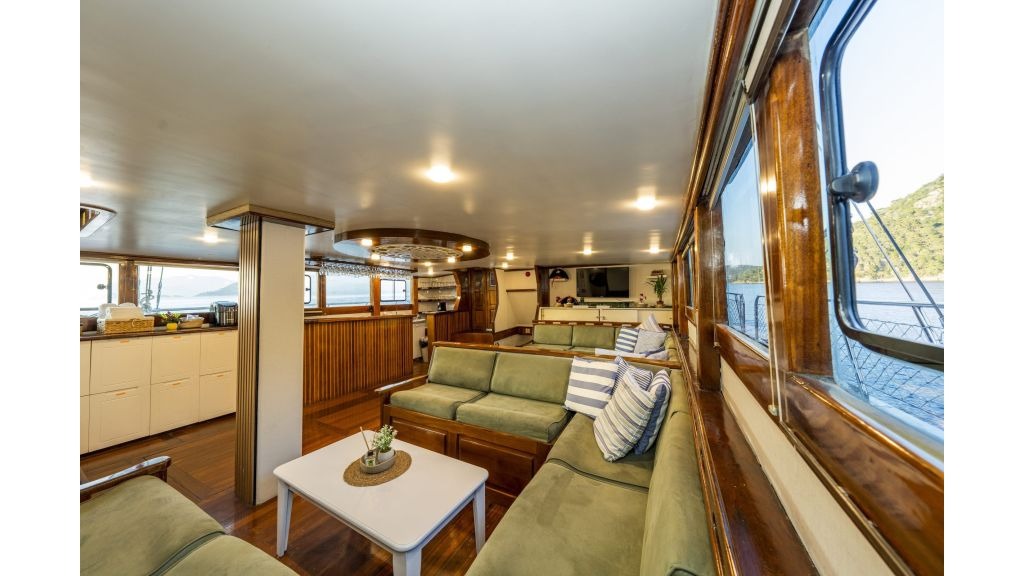 holiday-x-940-1024-576