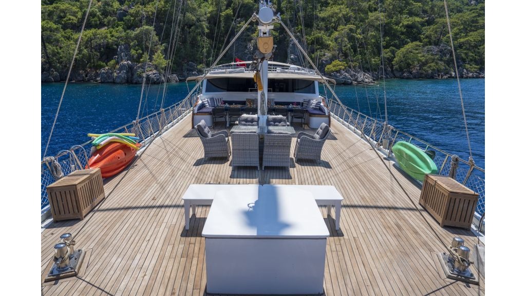 holiday-x-948-1024-576