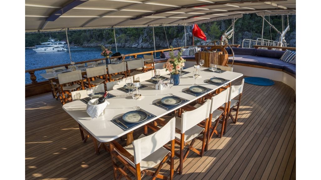 holiday-x-962-1024-576