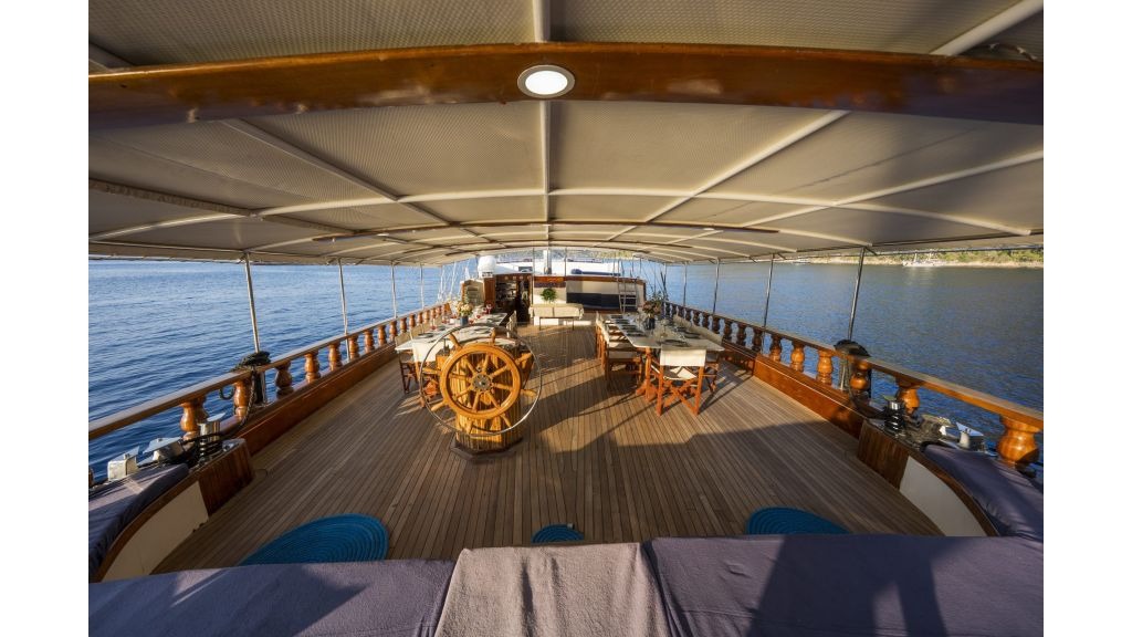 holiday-x-967-1024-576