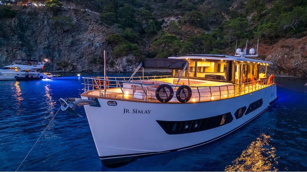 jr-simay-718-1024-576