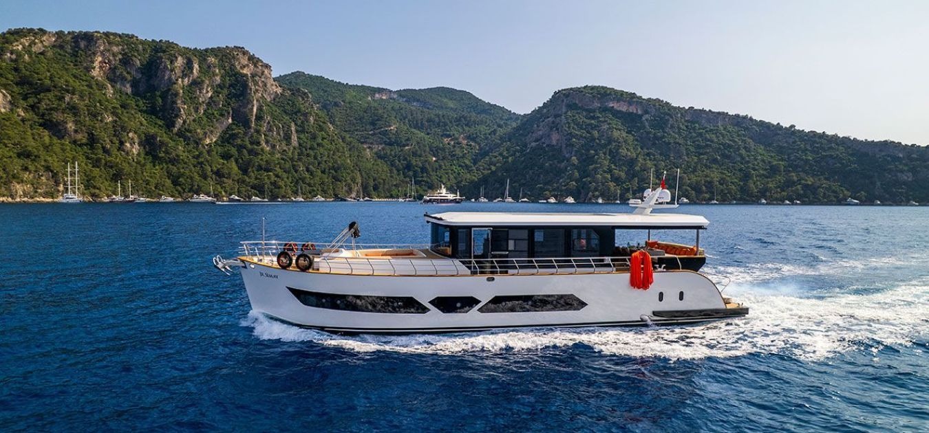 jr-simay-734-master-1350-630