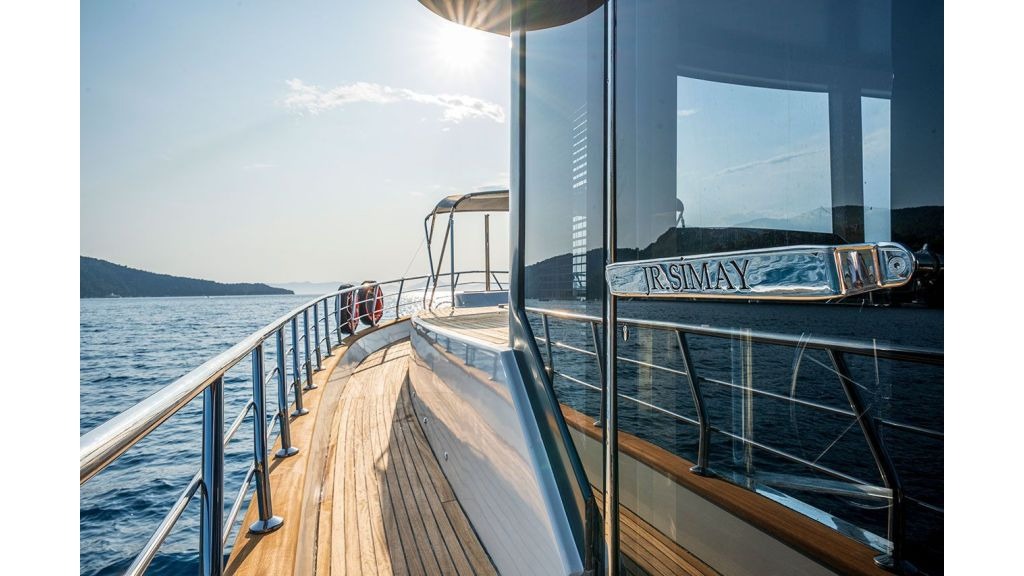 jr-simay-745-1024-576