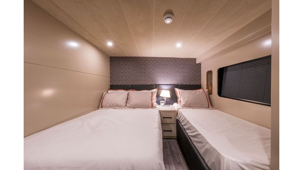 jr-simay-774-1024-576