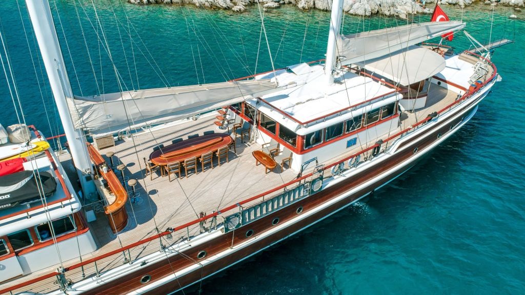 kaptan-kadir-luxury-gulet-master-1-1024-576