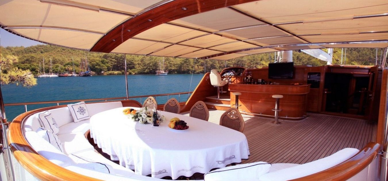 kaya-guneri-v-luxury-sailing-gulet-master-1350-630