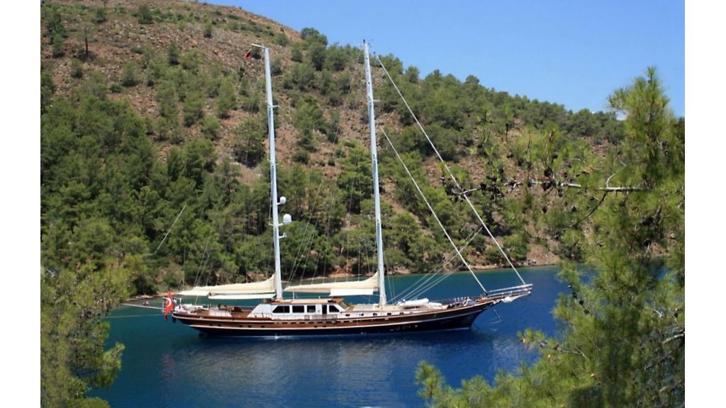 kaya-guneri-v-luxury-yacht-14-1024-576
