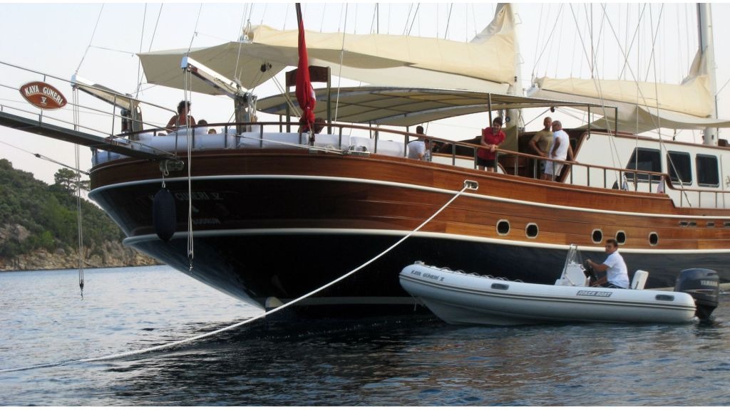 kaya-guneri-v-luxury-yacht-37-1024-576