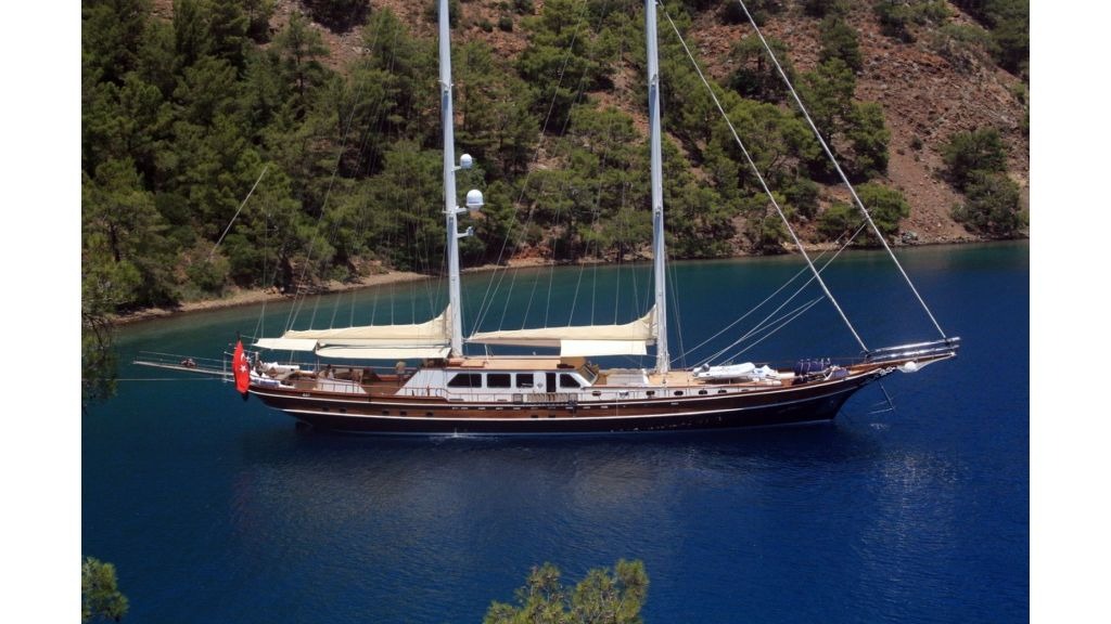 kaya-guneri-v-luxury-yacht-40-1024-576