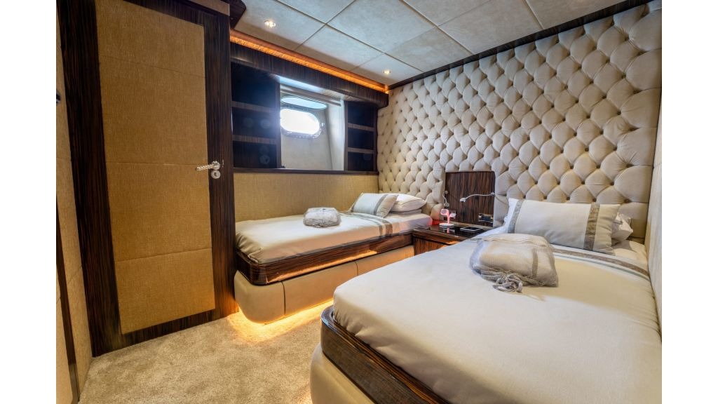 kayanni-917-1024-576