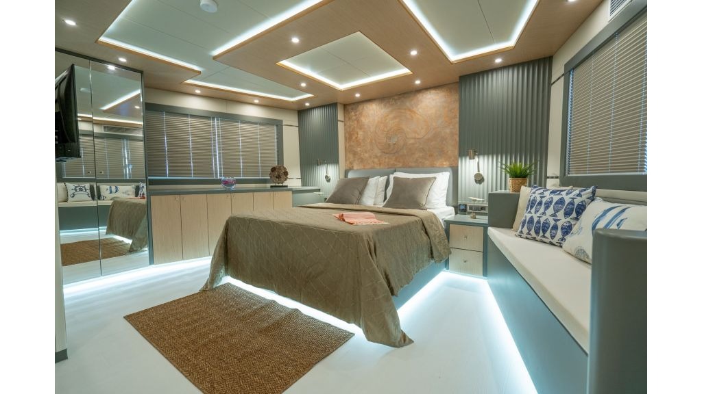 lavin-motor-yacht-011-1024-576