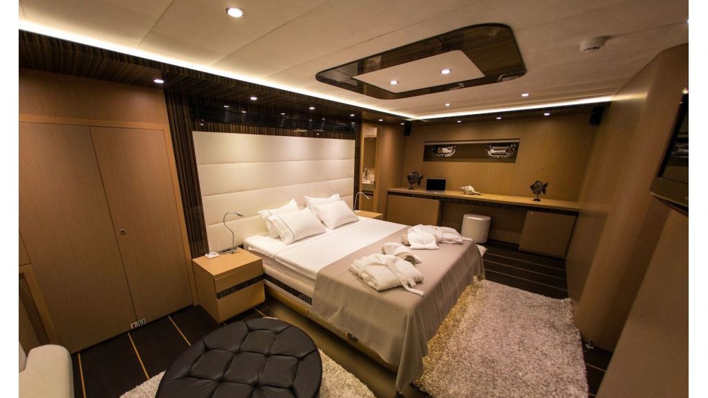 le-pietre-luxury-4-cabins-gulet-master-1024-576