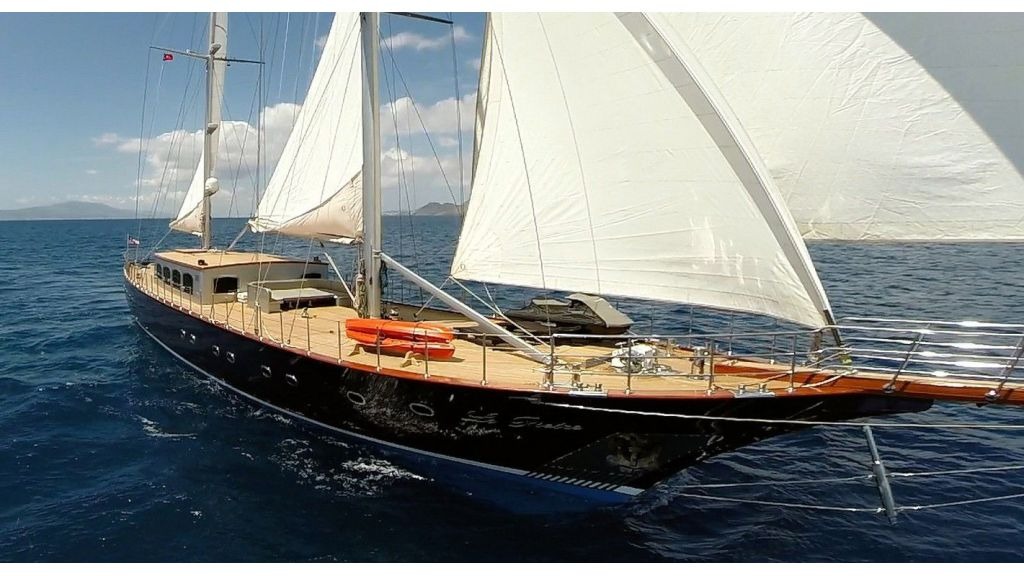 le-pietre-luxury-4-cabins-yacht-master-1024-576