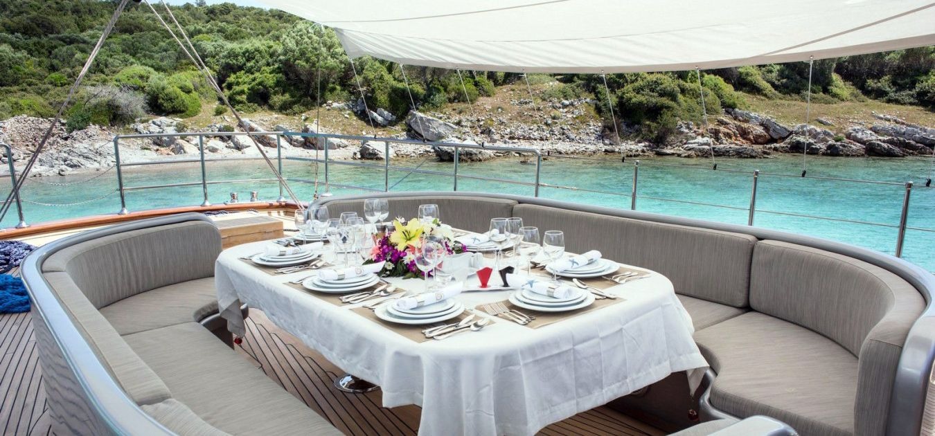 le-pietre-luxury-gulet-master-1350-630