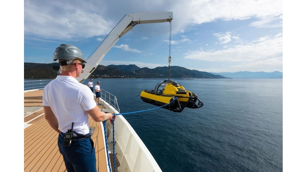 legend-yacht-039-1024-576