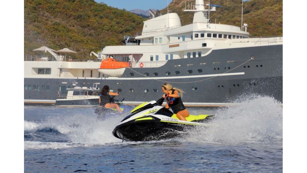 legend-yacht-043-1024-576