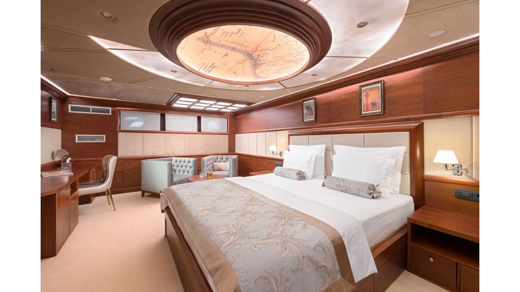 lg-aft-master-cabin-4-1024-576